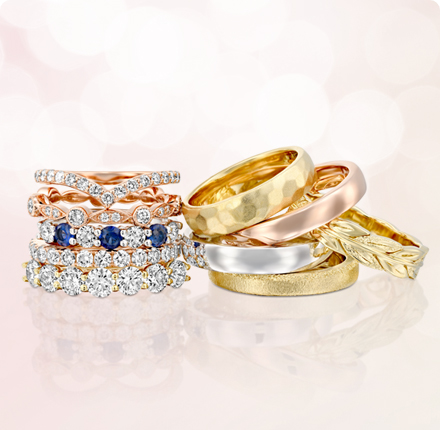 האם לבחור טבעת אירוסין מזהב לבן או זהב צהוב?