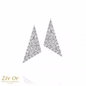* עגילים צמודים צורת משולש 0.26ct E-685